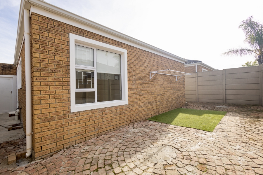 2 Bedroom Property for Sale in Sonstraal Heights Western Cape